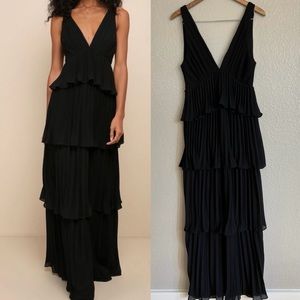 NWOT Mesmerizing Essence Black Pleated Backless Tiered Maxi Dress